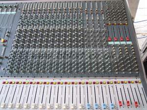 Soundcraft Europa 40/8/8/2 TOUR PACK Matrix Modules (Red x 8) + Stereo Modules (Blue x 4 Total 8 channels)