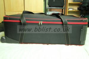 Very large wheeled equipment case (or suitcase) 