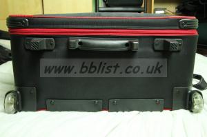 Very large wheeled equipment case (or suitcase) 