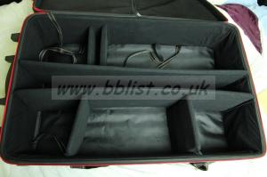 Very large wheeled equipment case (or suitcase) 