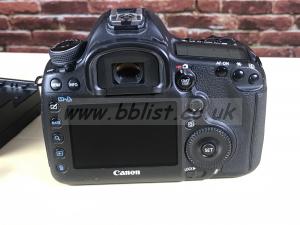 Canon 5D Mark 3 Body with charger 