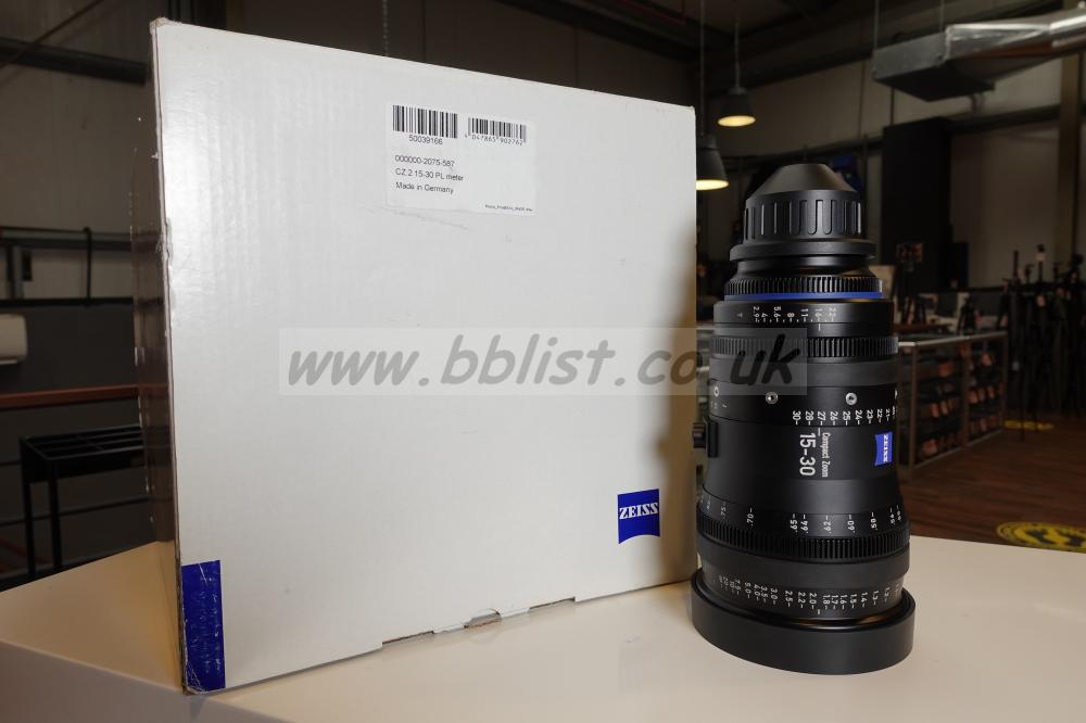 Zeiss CZ.2 15-30/T2.9 PL Mount - metric scale