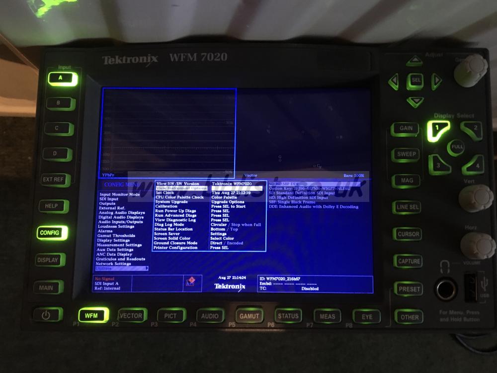 TEKTRONIX WFM-7020 HD Waveform monitor