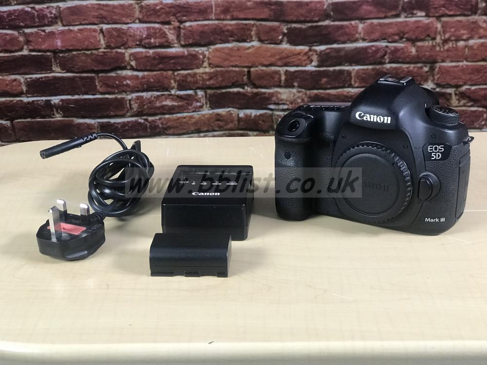 Canon 5D Mark 3 Body with charger