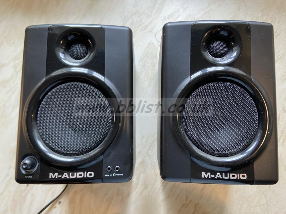 M-Audio AV40 Powered Monitor Amp and Speakers