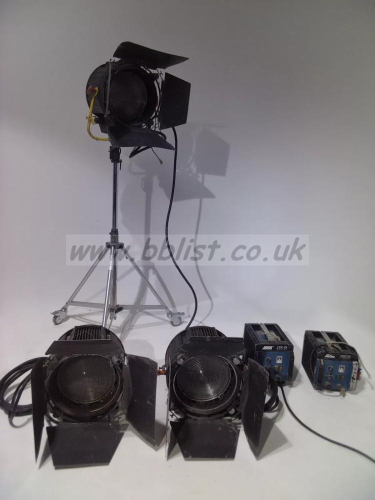 2.5K HMI Bundle - 3 Heads - 2 Ballasts - Arri